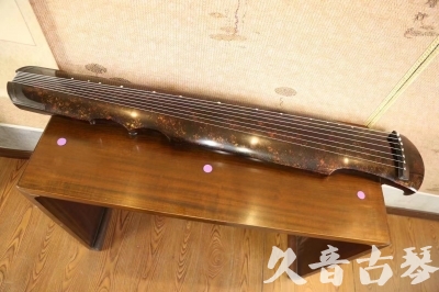 博尔塔拉蒙古自治州●久音古琴  ●臻品推荐 20231106 [犀牛皮纹伏羲式]